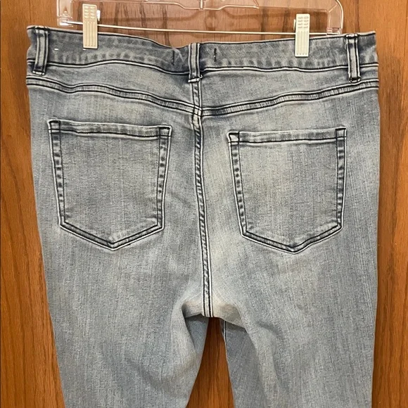 LANE BRYANT UGC Women’s Size 16 Blue Mid-Rise Skinny Jeans signature fit - Picture 8 of 10